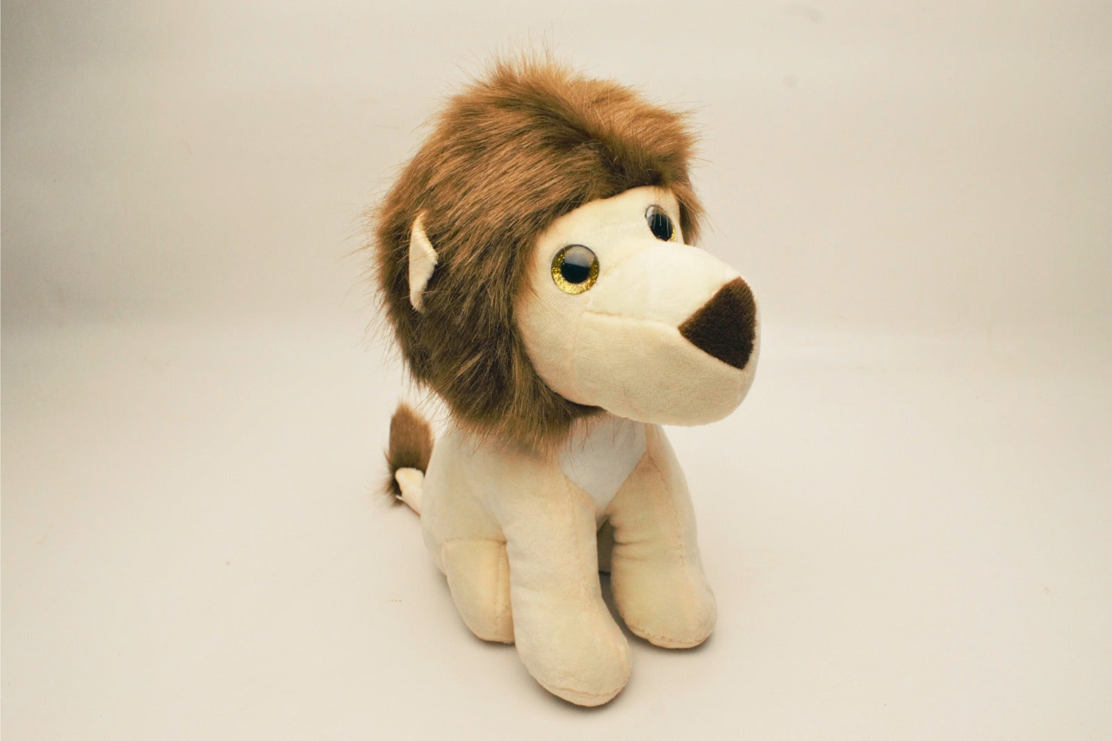 Cit Lion  With Combination of Light And Dark Brown Colour Height Approximatly 8 inches Toys